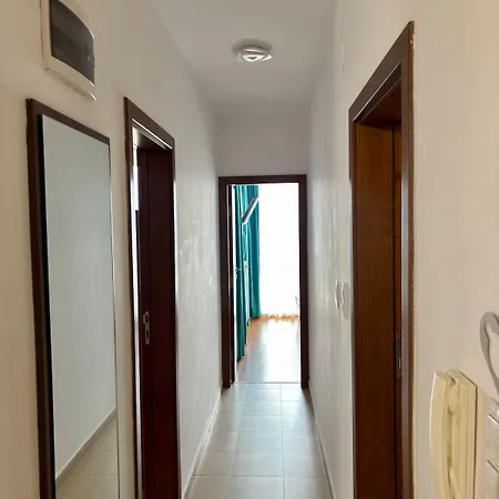 Διαμέρισμα Spacious Cozy 2br Home2host